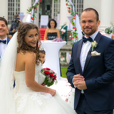 Hochzeit-in-der-Wandelhalle-im-Kurpark-Bad-Oeynhausen-vor-freie-Trauung-Hochzeitsvideo-Hannover-Sergej-Metzger-Fotograf-Hildesheim