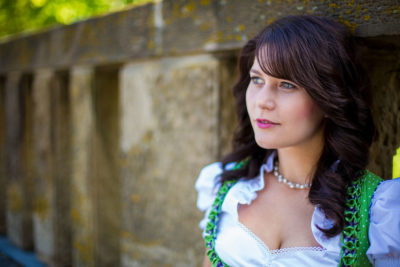 Portraitfotograf-Portrait-Themen-Shooting-Hildesheim-Hannover-Braunschweig-Salzgitter-Sergej-Metzger-dirndl-Oktoberfest-(1)