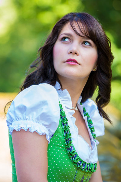 Portraitfotograf-Portrait-Themen-Shooting-Hildesheim-Hannover-Braunschweig-Salzgitter-Sergej-Metzger-dirndl-Oktoberfest-(9)